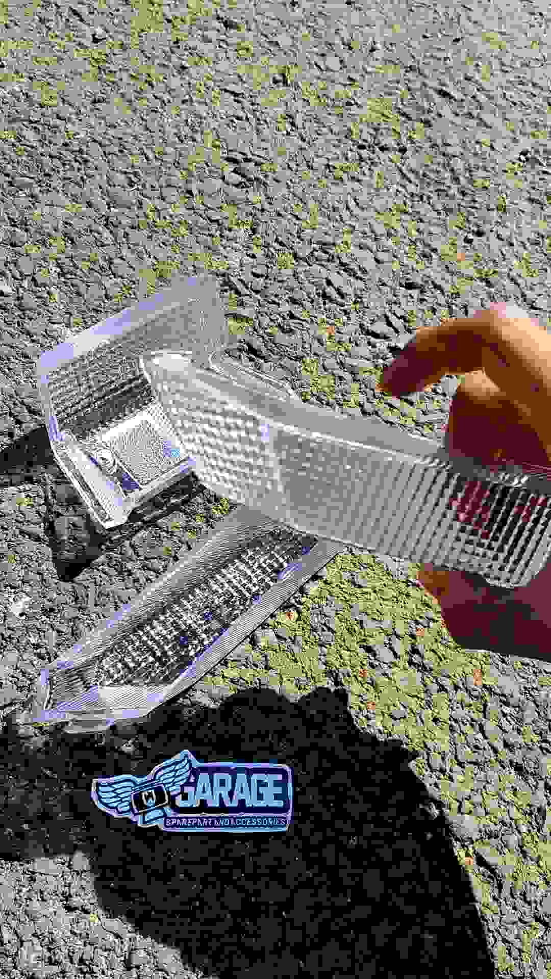 Mika Stoplamp Crystal Putih & Aksesoris Motor RC 110