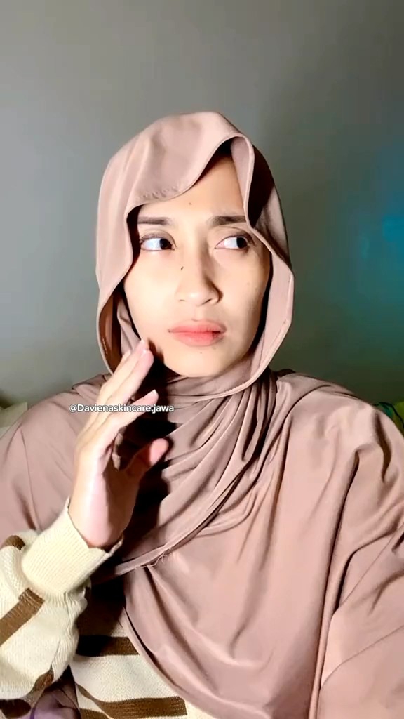 DAVIENA SATUAN GOLD / GLOWING / ACNE