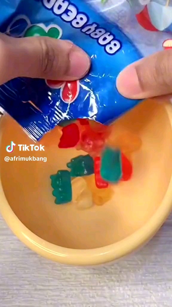 YUPI BABY BEARS Permen Gummie 1kg