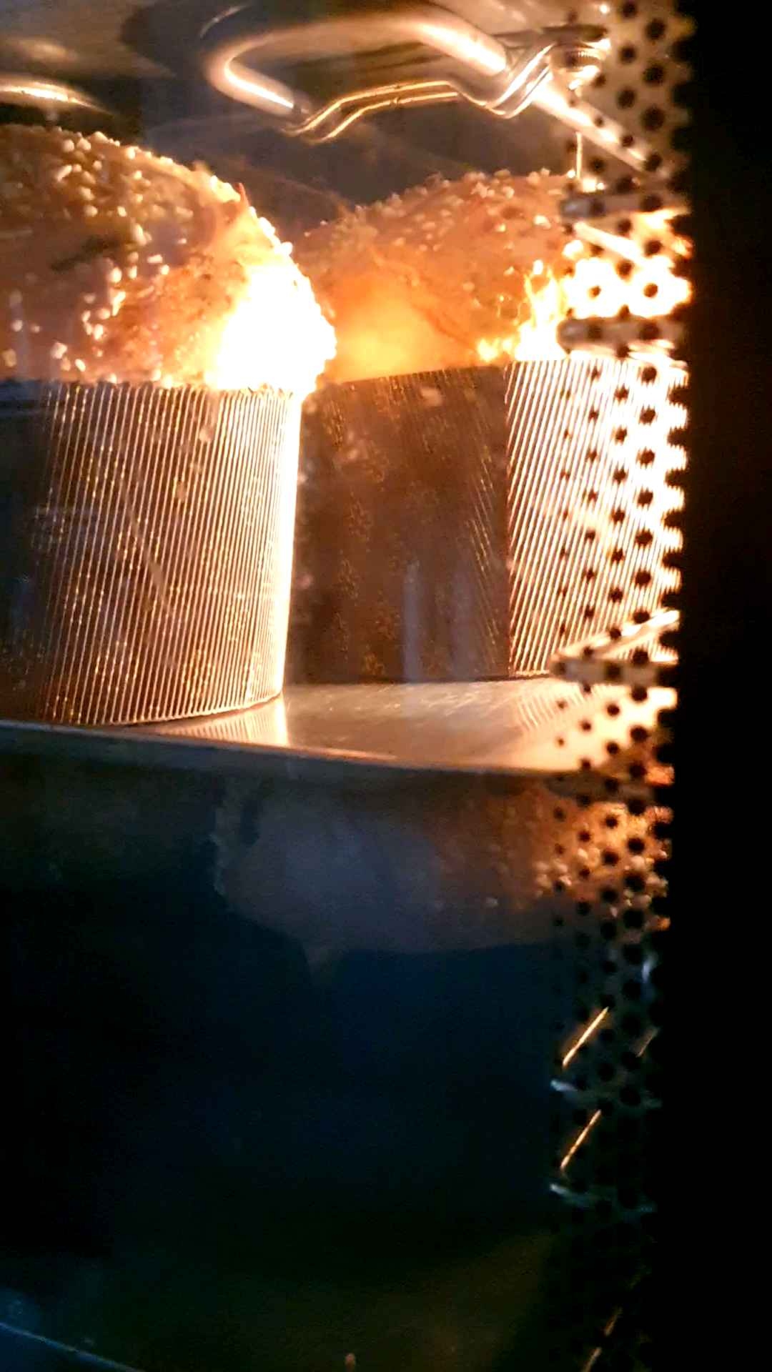 Corrugated panettone mould