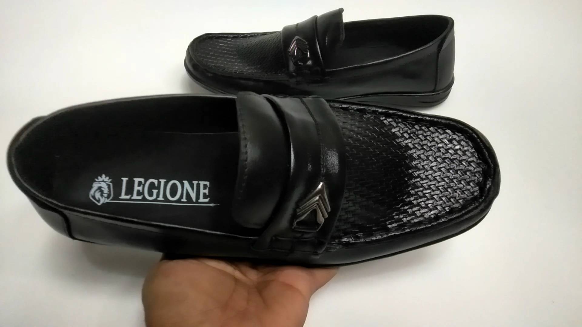Sepatu Kulit Pria Slip On & Casual Terbaru