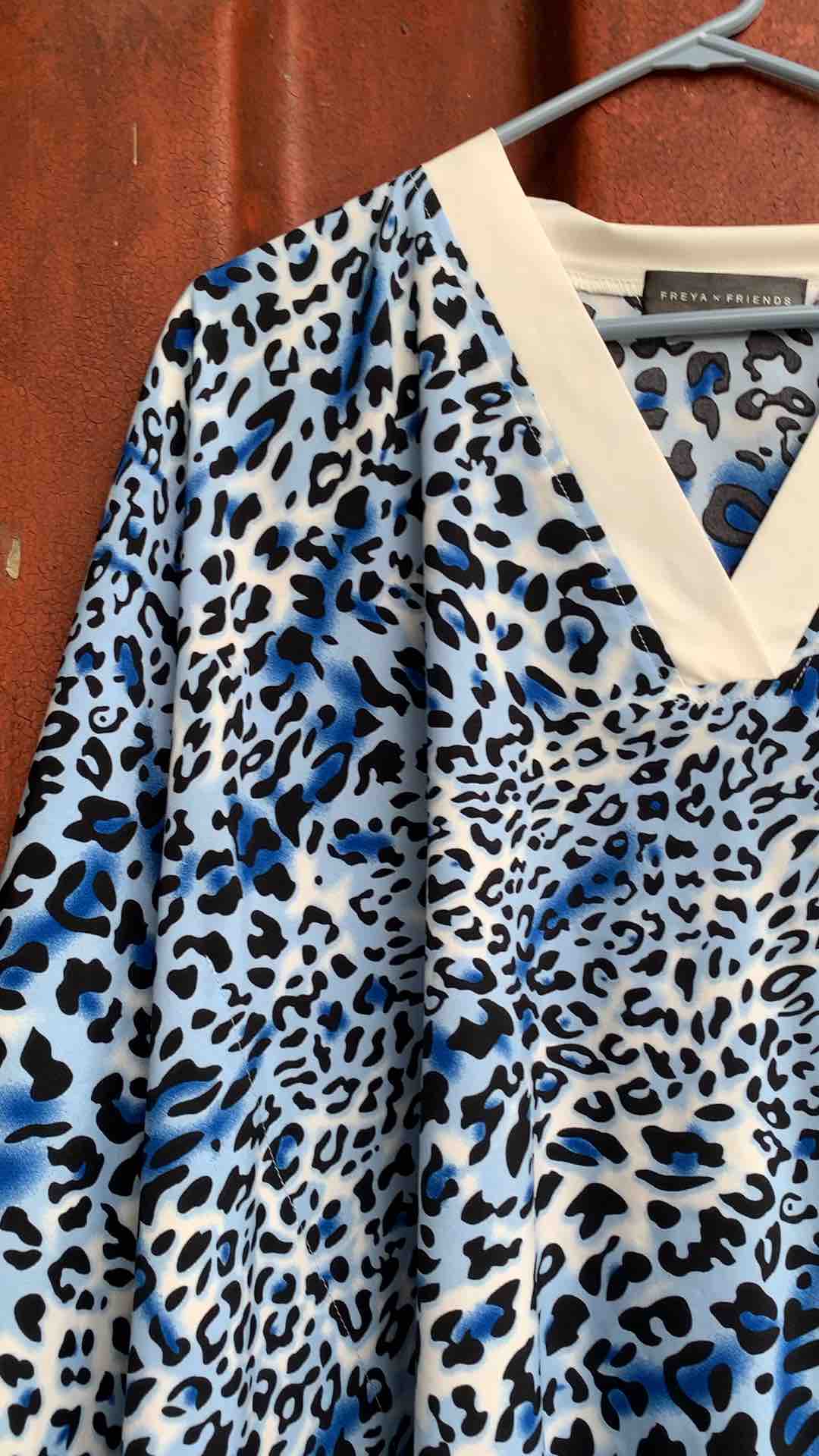 เดส สั่งตัด ระบายคอวี สินค้าสวย มือสอง