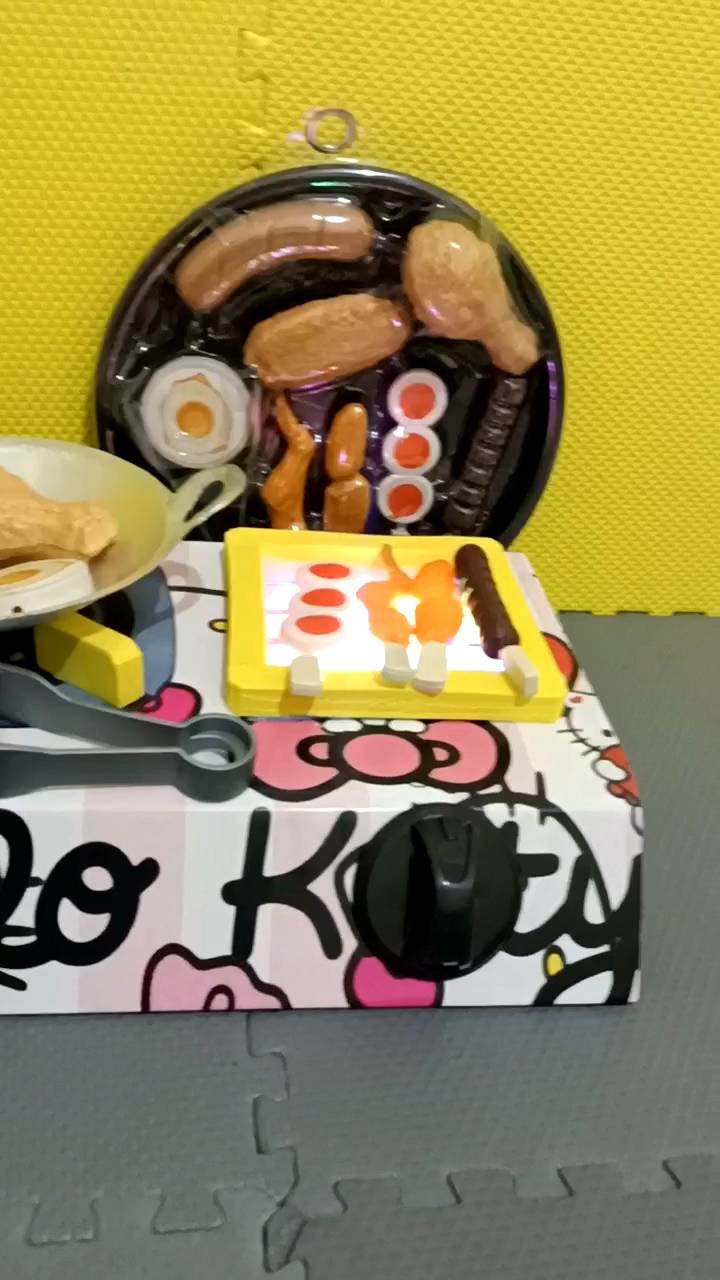 Mainan Kompor LED Hello Kitty: Mainan Anak Mudah Digunakan & Edukatif