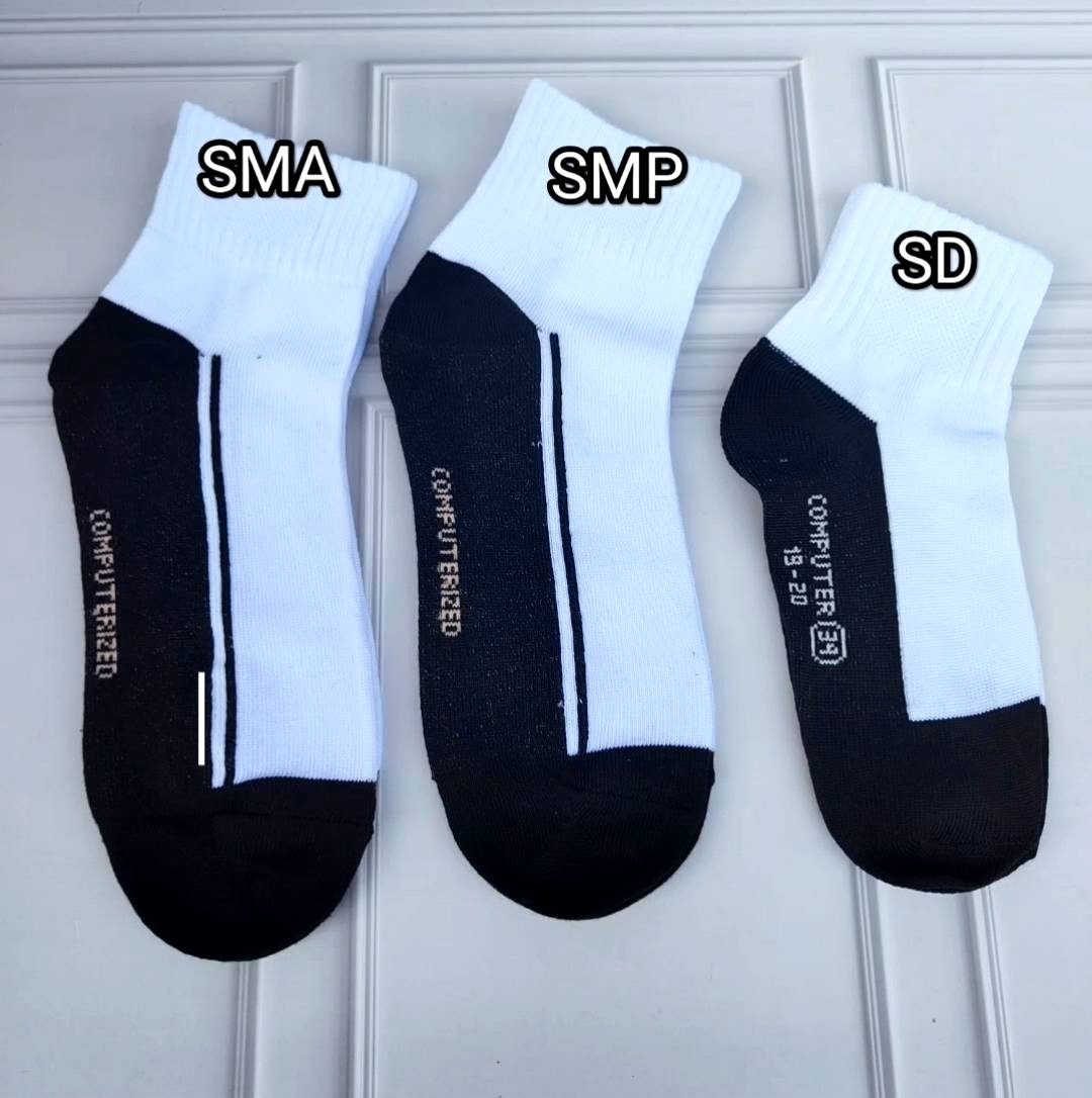6 Pasang Kaks Kaki Sekolah Putih Telapak Hitam SD SMP SMA Pendek 3/4