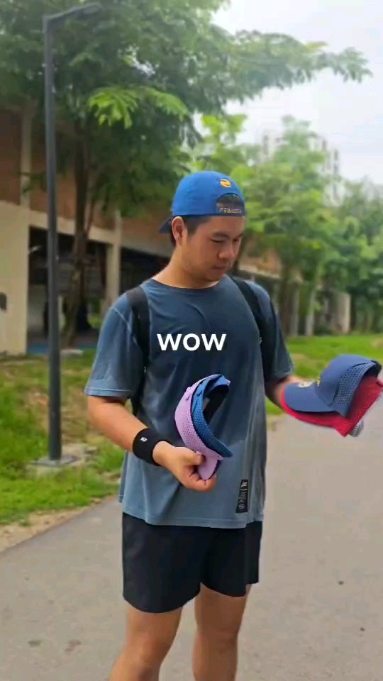 Febassa  Breathable waterproof sport caps. กระเป๋ากีฬาแบบกันน้ำและระบายอากาศได้ของ Febassa