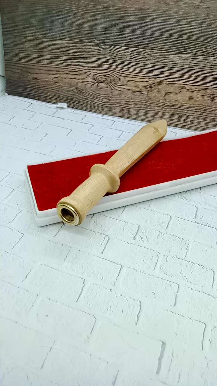 Pipa once sedotan kayu Cendana wangi motif pedang B153