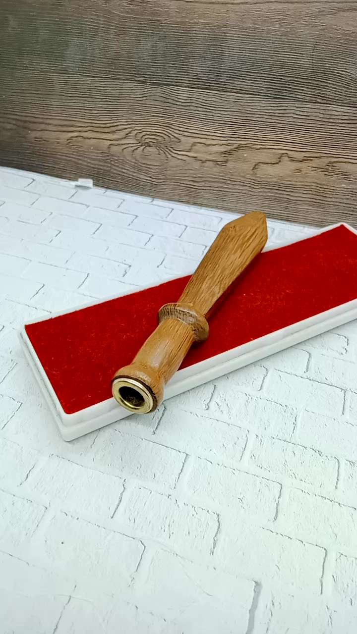 Pipa once padutan kayu kelor emas motif pedang B151