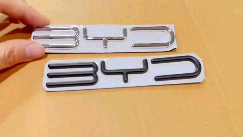 Emblem Logo Mobil BYD Build Yours Dream Universal Hitam Chrome Bahan Metal